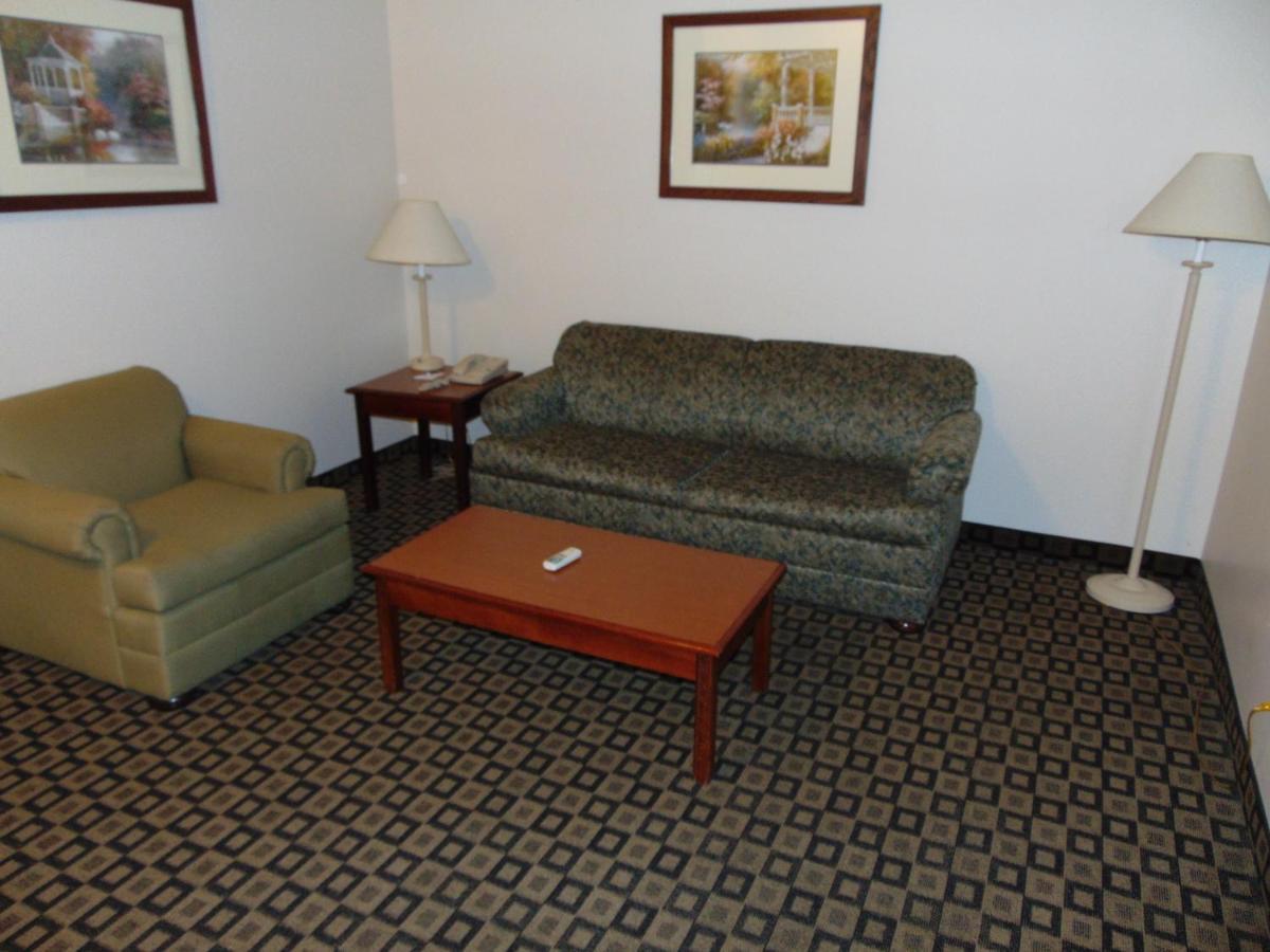 Days Inn By Wyndham Pentwater Room photo
